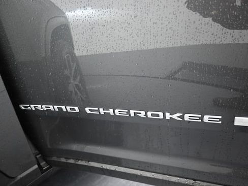 Used 2024 Jeep Grand Cherokee Limited w/ Trailer Tow Package AWD/4WD image 47