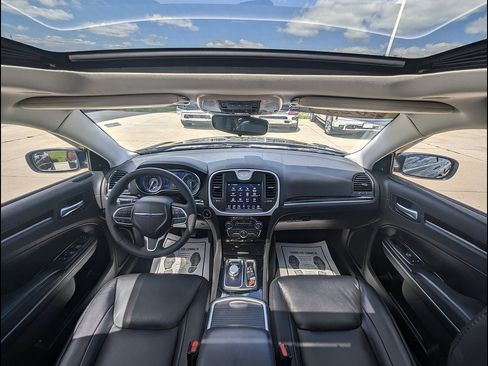 Used 2023 Chrysler 300 Touring L w/ Popular Equipment Group RWD image 24