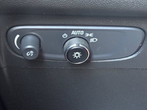 Used 2022 Buick Envision Essence w/ Technology Package II FWD image 32
