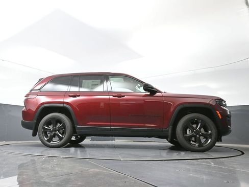 New 2025 Jeep Grand Cherokee Altitude w/ Trailer Tow Package image 47