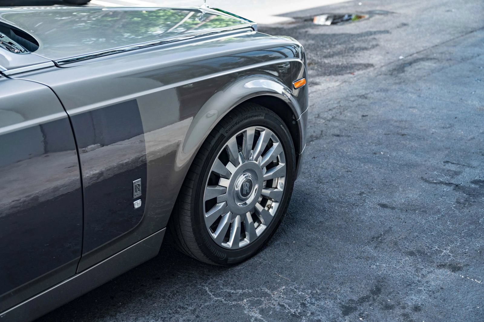 Used 2004 Rolls-Royce Phantom Sedan RWD image 15