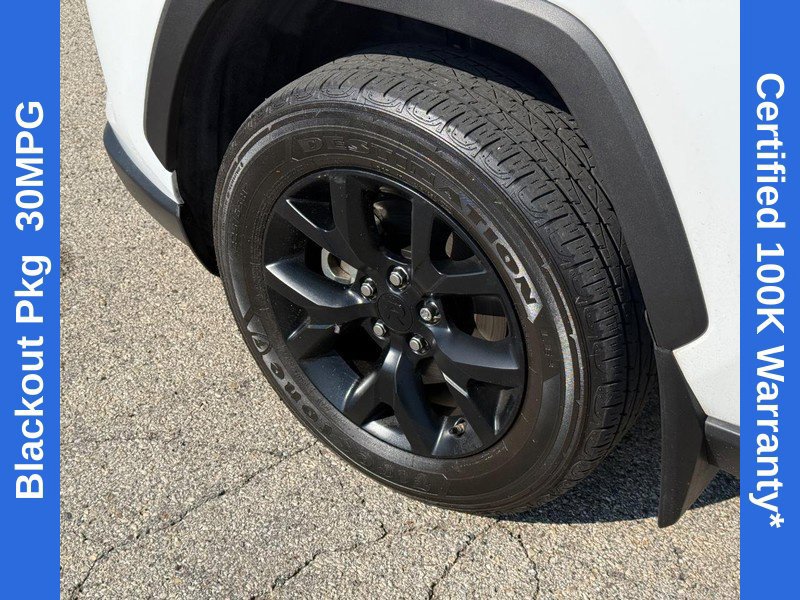 Used 2024 Toyota RAV4 LE FWD image 10