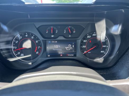 Used 2024 Chevrolet Camaro LT w/ Technology Package RWD image 17