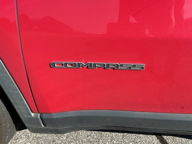 Used 2019 Jeep Compass Sport FWD image 10