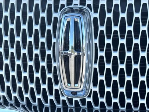 Used 2023 Lincoln Navigator Reserve AWD/4WD image 23