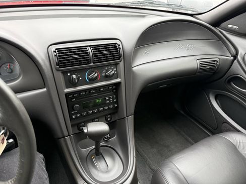 Used 2001 Ford Mustang GT RWD image 18