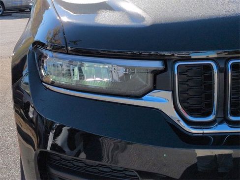 New 2025 Jeep Grand Cherokee Laredo X image 9