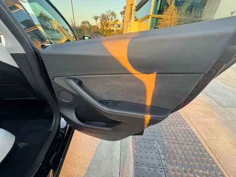 Used 2023 Tesla Model Y Long Range image 18