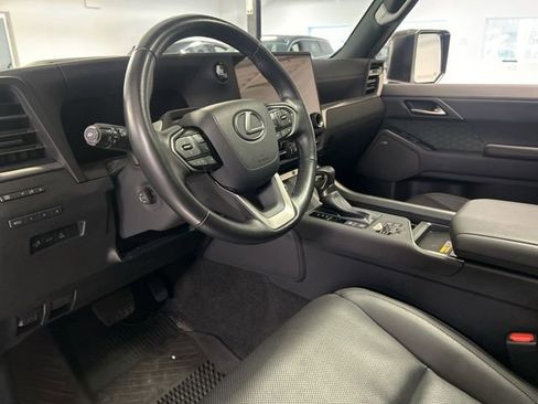 Used 2024 Lexus GX 550 AWD/4WD image 11