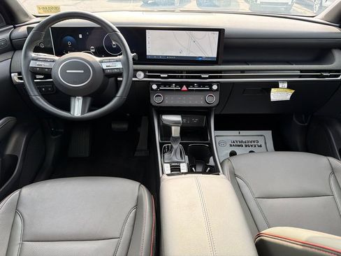 Certified 2025 Hyundai Santa Cruz Limited AWD/4WD image 22