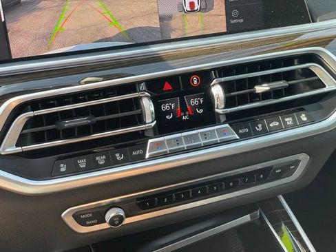 Used 2021 BMW X5 xDrive40i w/ M Sport Package AWD/4WD image 21