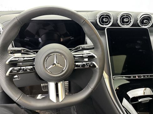 Used 2025 Mercedes-Benz GLC 300 4MATIC image 22