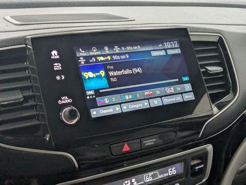 Used 2019 Honda Pilot Touring image 15
