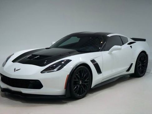 Used 2016 Chevrolet Corvette Z06 w/ 3LZ Preferred Equipment Group image 3