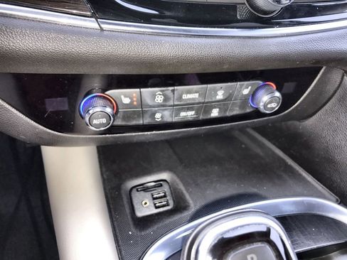 Used 2021 Buick Enclave Essence w/ Sound and Sites Package image 19