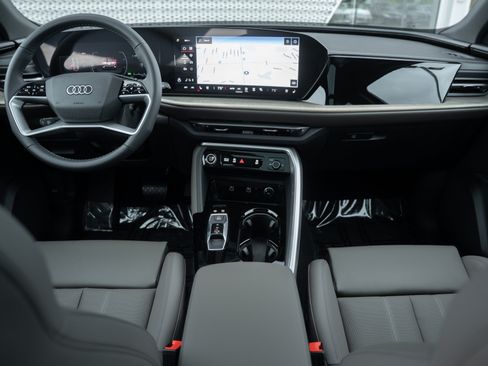 New 2025 Audi Q5 Premium Plus image 8