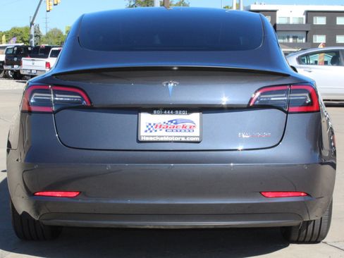 Used 2021 Tesla Model 3 Performance image 29