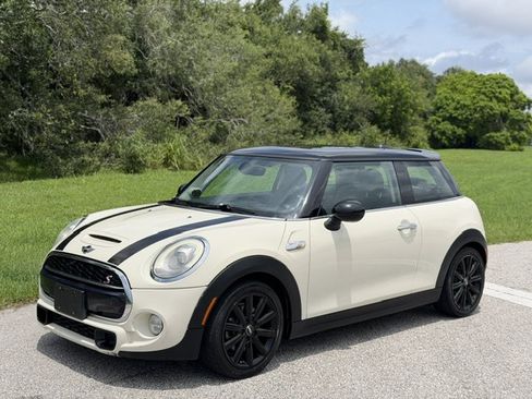 Used 2014 MINI Cooper S FWD image 1