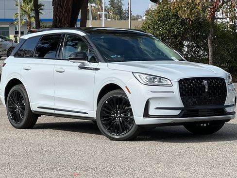 New 2025 Lincoln Corsair Reserve w/ Jet Appearance Package image 2