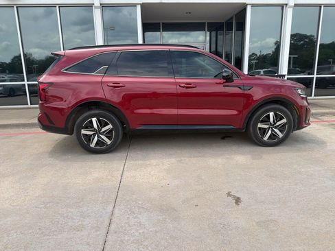 Used 2022 Kia Sorento S w/ Panoramic Sunroof Package FWD image 5