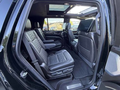 Used 2021 Cadillac Escalade Sport Platinum AWD/4WD image 17