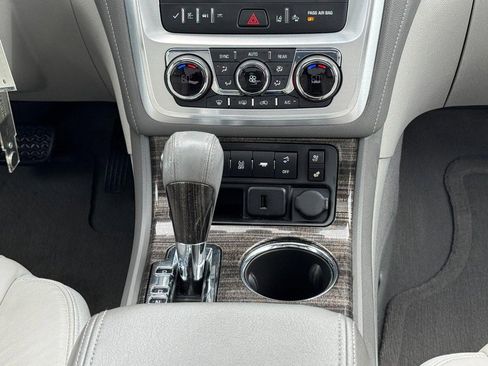 Used 2016 GMC Acadia SLT w/ Open Road Package FWD image 15