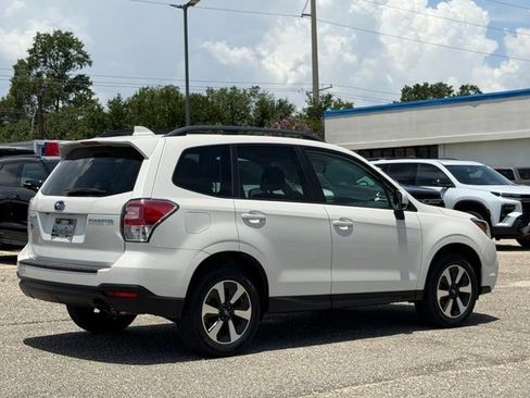 Used 2018 Subaru Forester 2.5i Premium AWD/4WD image 6
