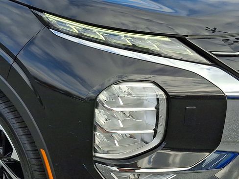 Used 2022 Mitsubishi Outlander SE image 11