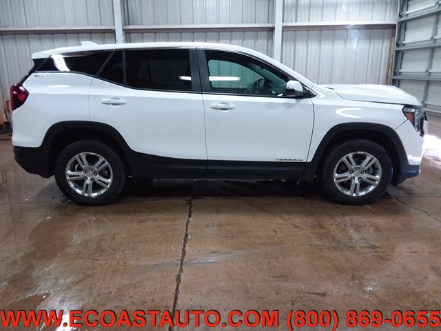 Used 2022 GMC Terrain SLE w/ LPO, Floor Liner Package AWD/4WD image 5