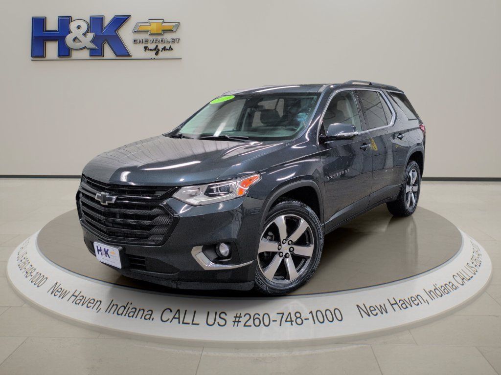 Used 2019 Chevrolet Traverse LT w/ LPO, Black Accent Package AWD/4WD image 3