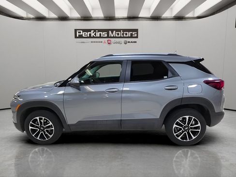 Used 2026 Chevrolet TrailBlazer LT AWD/4WD image 2