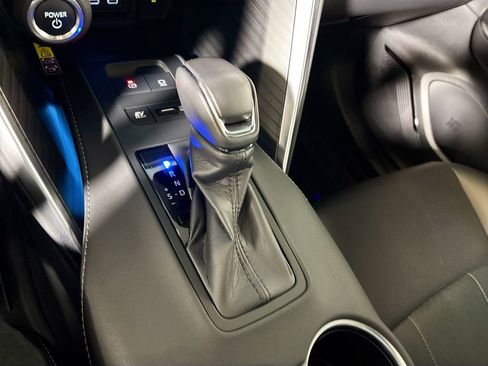 Used 2024 Toyota Venza Limited image 17