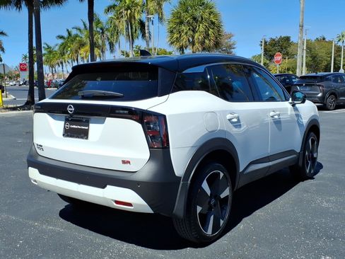 Certified 2025 Nissan Kicks SR image 14
