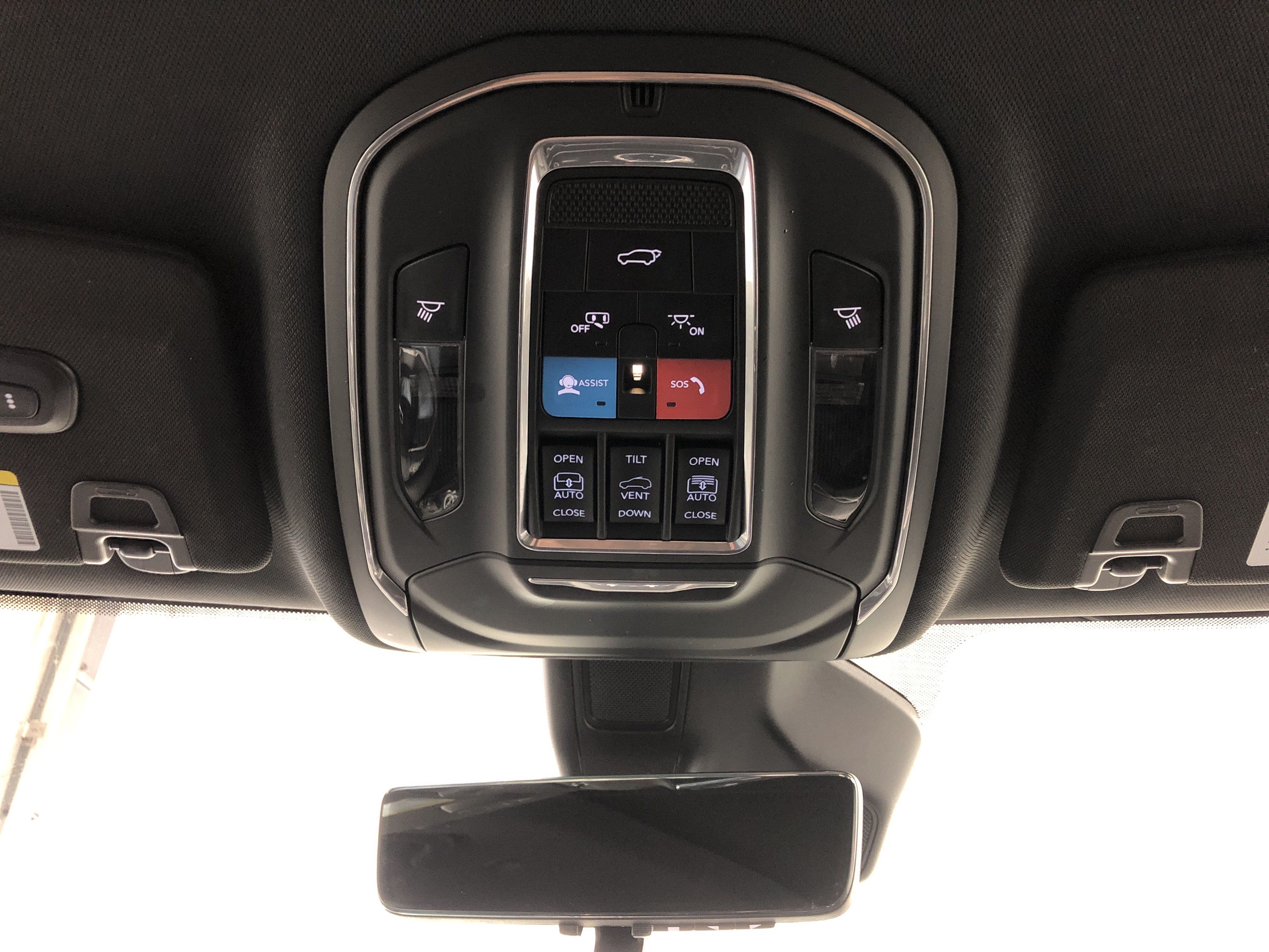 Certified 2025 Jeep Grand Cherokee Limited w/ Luxury Tech Group II AWD/4WD image 22