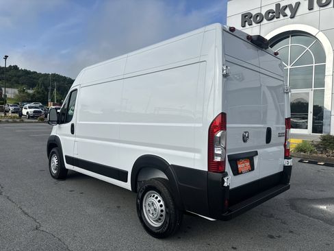 New 2025 RAM ProMaster 1500 w/ Convenience Group FWD image 9