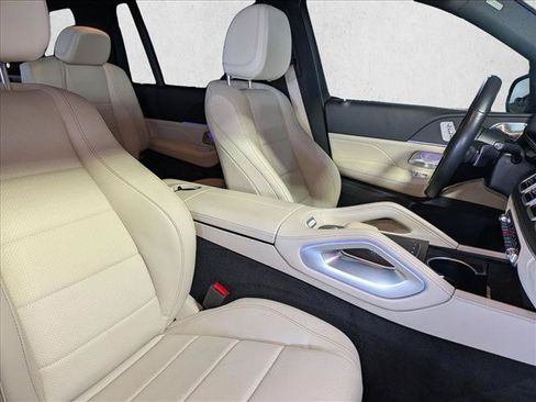 Used 2024 Mercedes-Benz GLS 450 4MATIC image 25