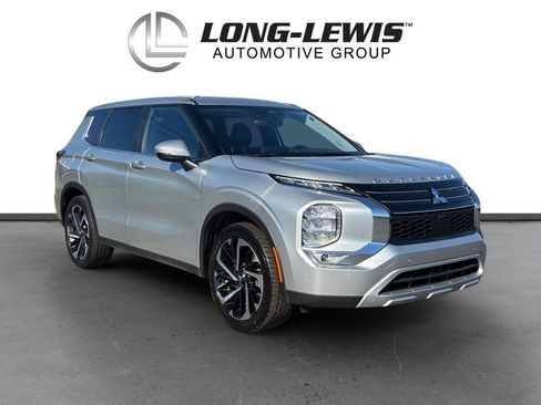 Used 2023 Mitsubishi Outlander SE image 10