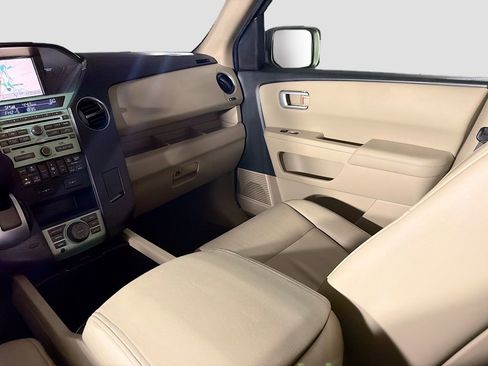 Used 2011 Honda Pilot Touring image 26