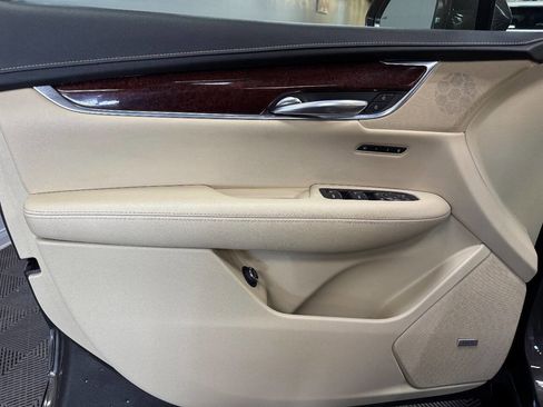 Used 2019 Cadillac XT5 Luxury image 37