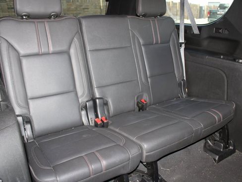 Used 2022 Chevrolet Suburban RST w/ Luxury Package image 19