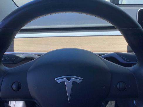Used 2018 Tesla Model 3 Mid Range RWD image 15