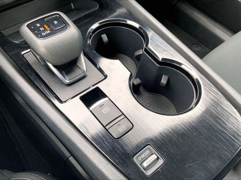 Used 2024 Nissan Rogue S image 36