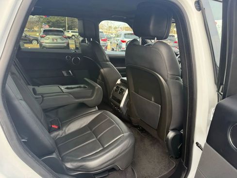 Used 2019 Land Rover Range Rover Sport SE image 43