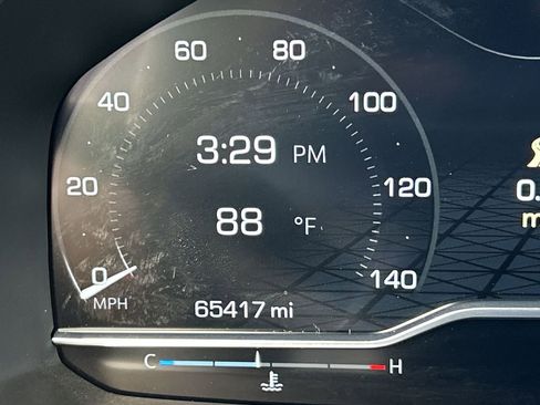 Used 2023 GMC Yukon XL SLT w/ SLT Luxury Package image 12