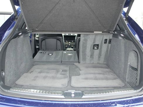 Used 2022 Porsche Macan Base image 37