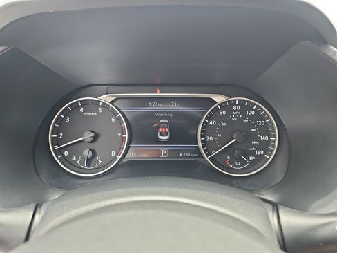 Used 2025 Nissan Sentra SV FWD image 16