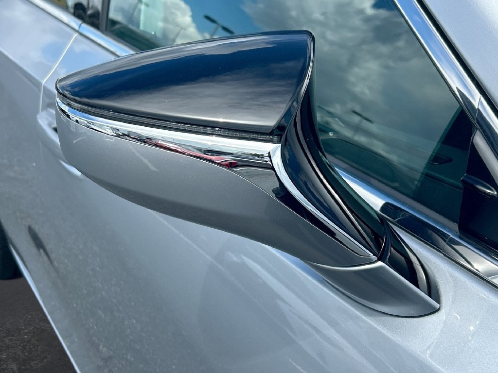 Used 2025 Lexus ES 350 w/ Premium Package FWD image 11
