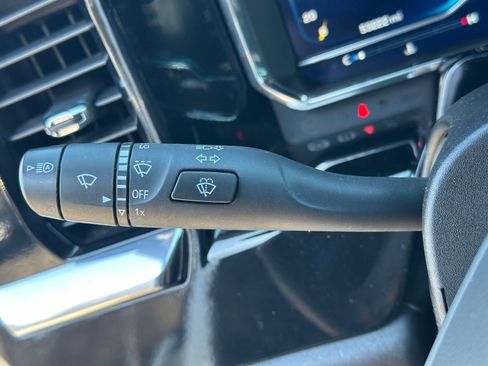 Used 2024 Chevrolet Silverado 2500 LT w/ Convenience Package image 18