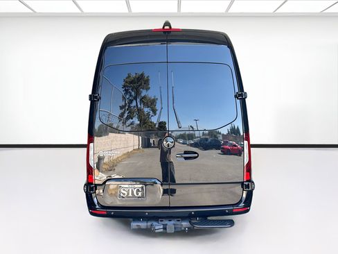 Used 2022 Mercedes-Benz Sprinter 2500 image 5