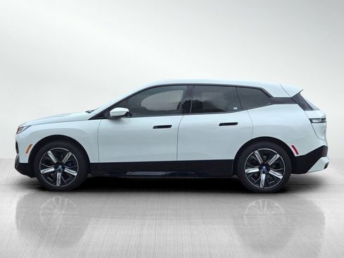 Used 2024 BMW iX xDrive50 w/ Sport Package image 8